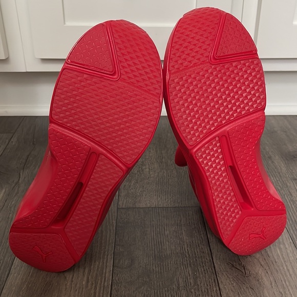 Red Puma Sneakers size 9 - Picture 6 of 6